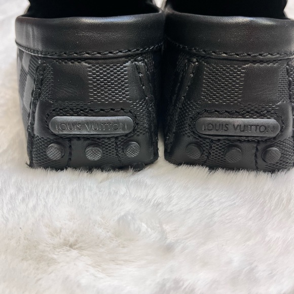 Mens Louis Vuitton loafers - Picture 4 of 9